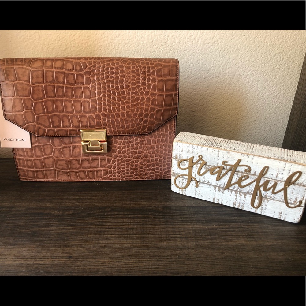 Ivanka Trump Large Clutch 💕